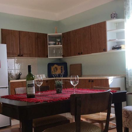 Garden View Apartment Зноймо Экстерьер фото